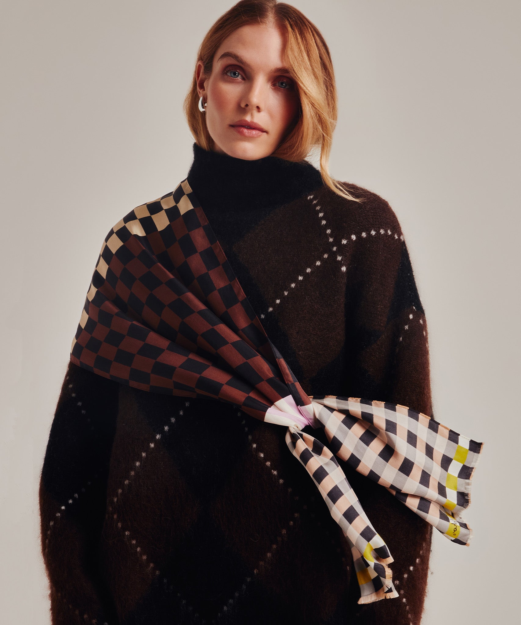 Checks Checks Silk Oblong Scarf in color black