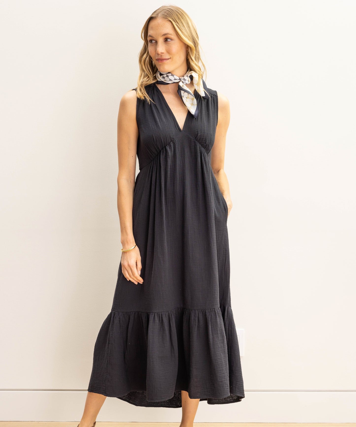 Supersoft Gauze Virginie Dress in color Black on a model