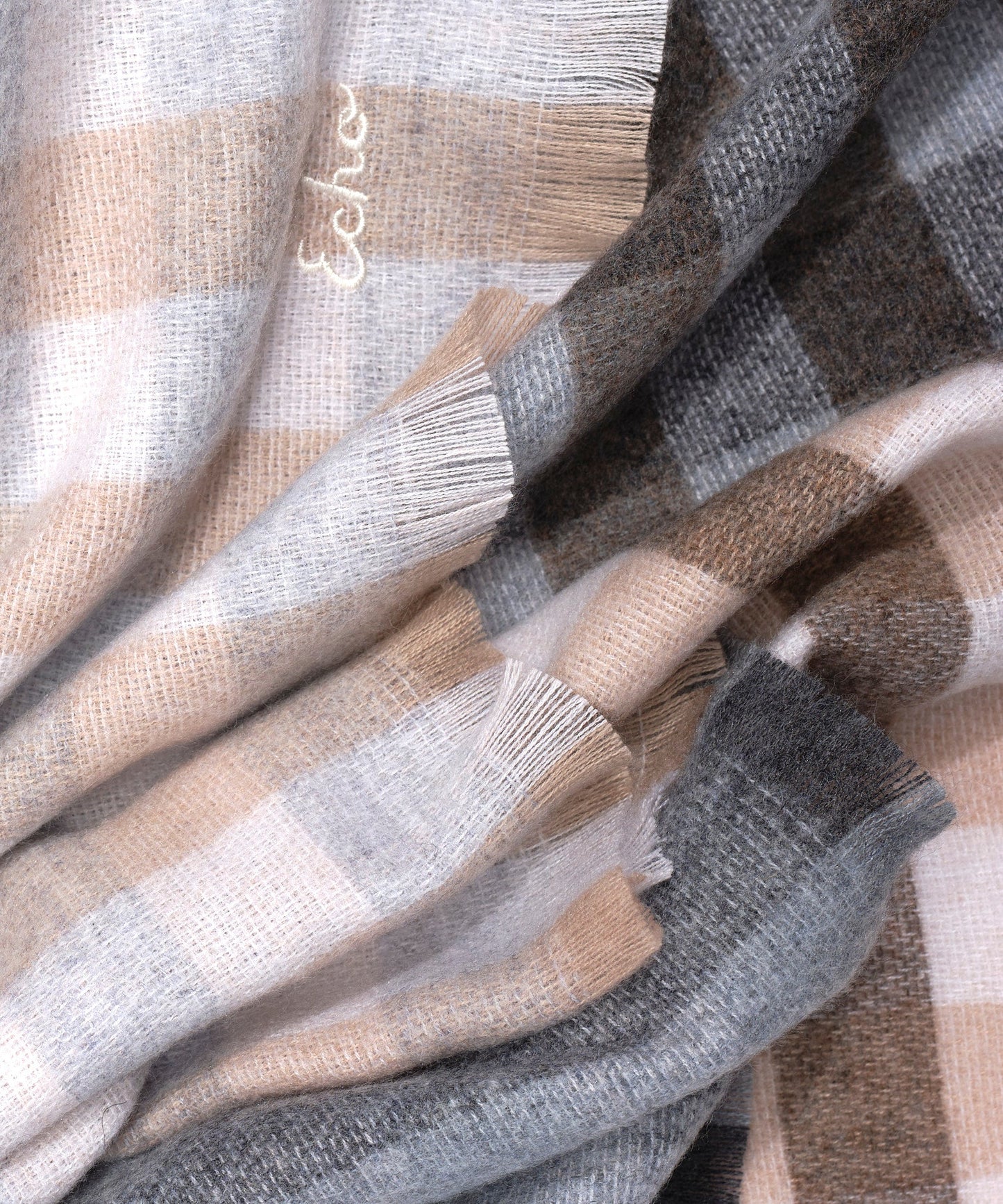Quarter Check Wrap in color heather grey