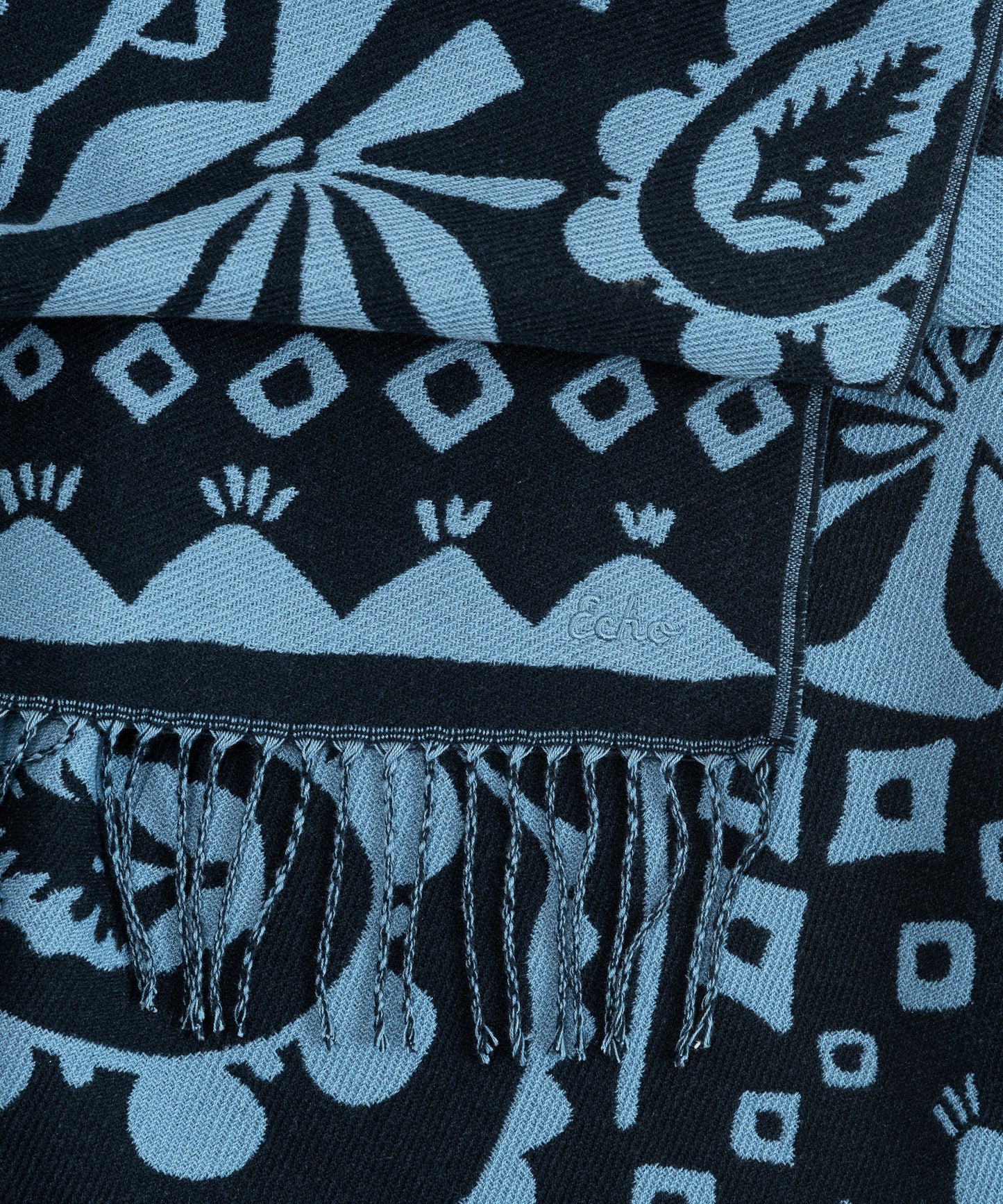 Park Paisley Jacquard Scarf in color navy
