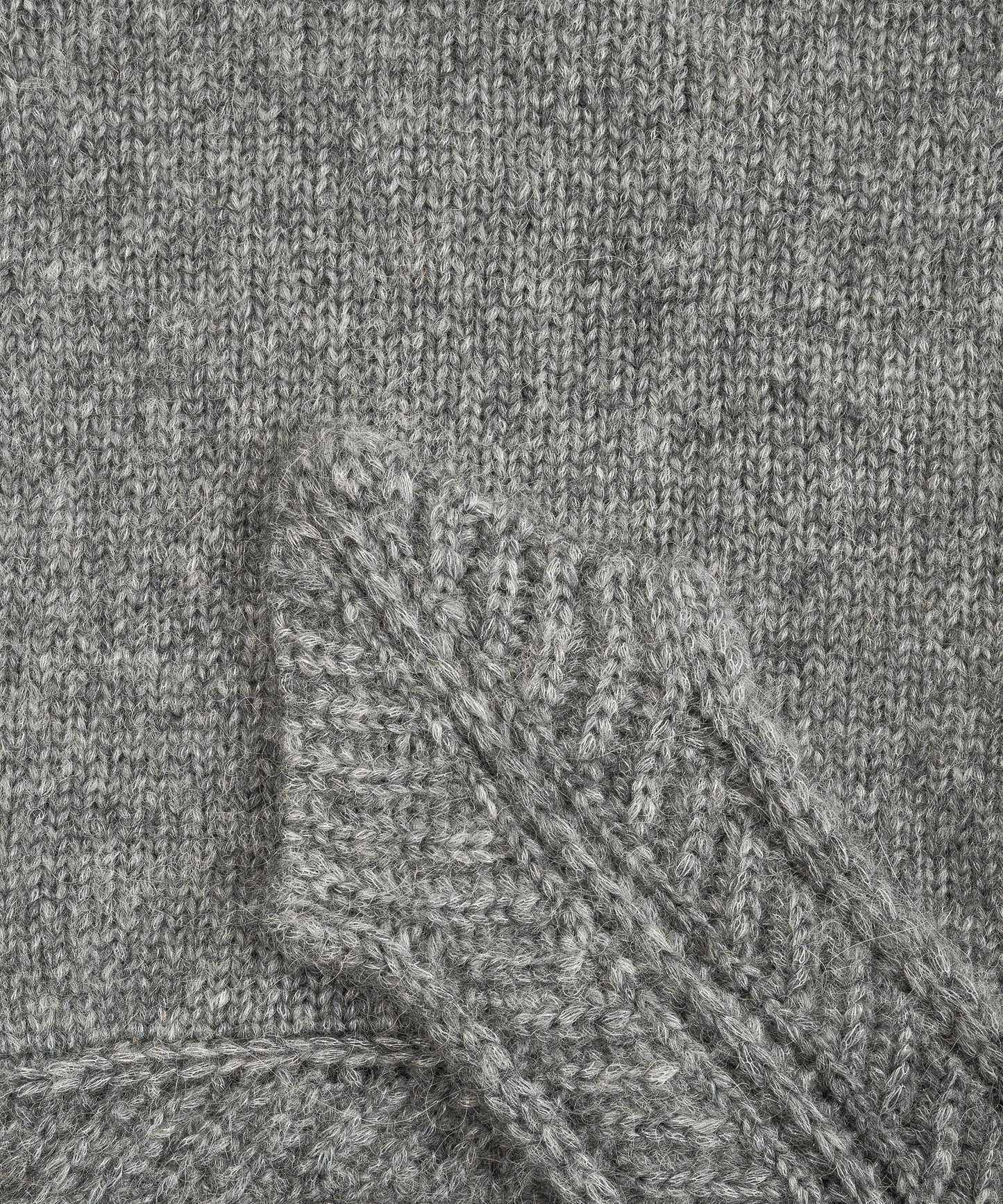 Fuzzy Scarf Hood in color silver/grey
