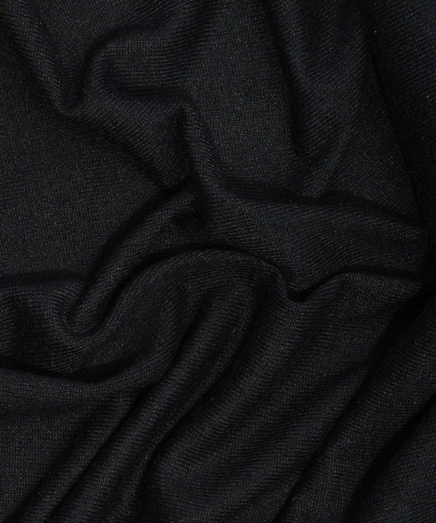 Echo Essentials Travel Wrap in color Black