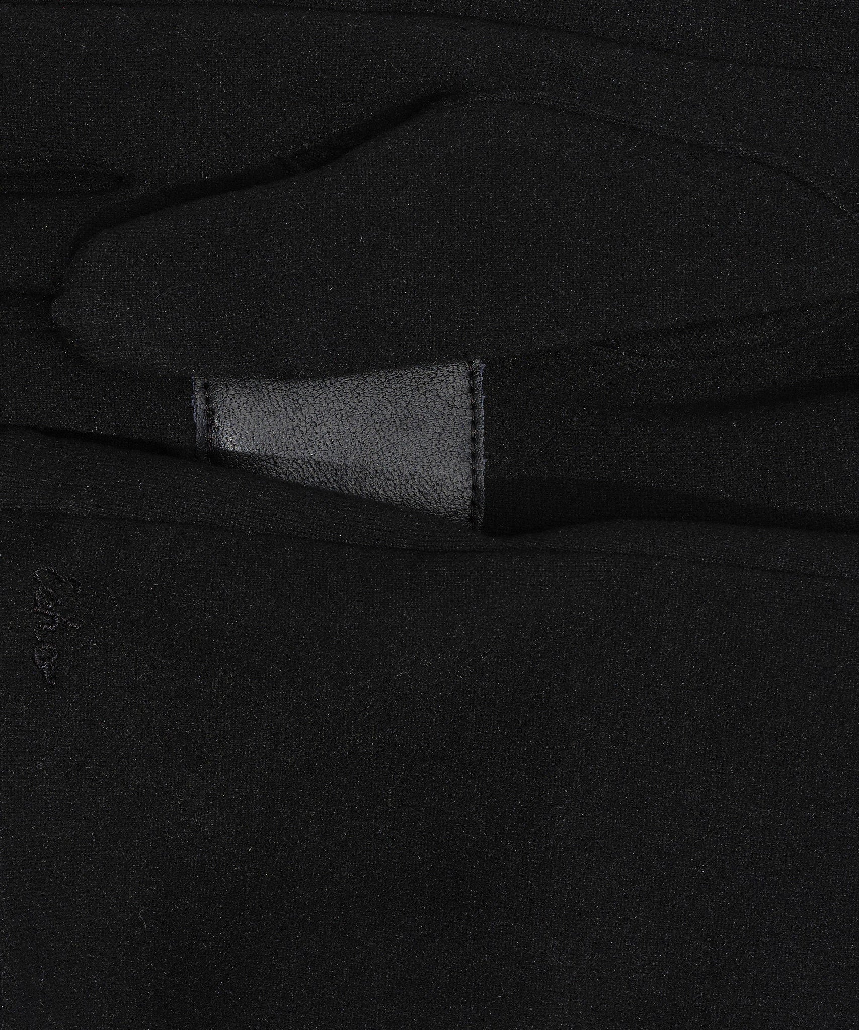 Comfort Stretch Long Touch Glove in color Black