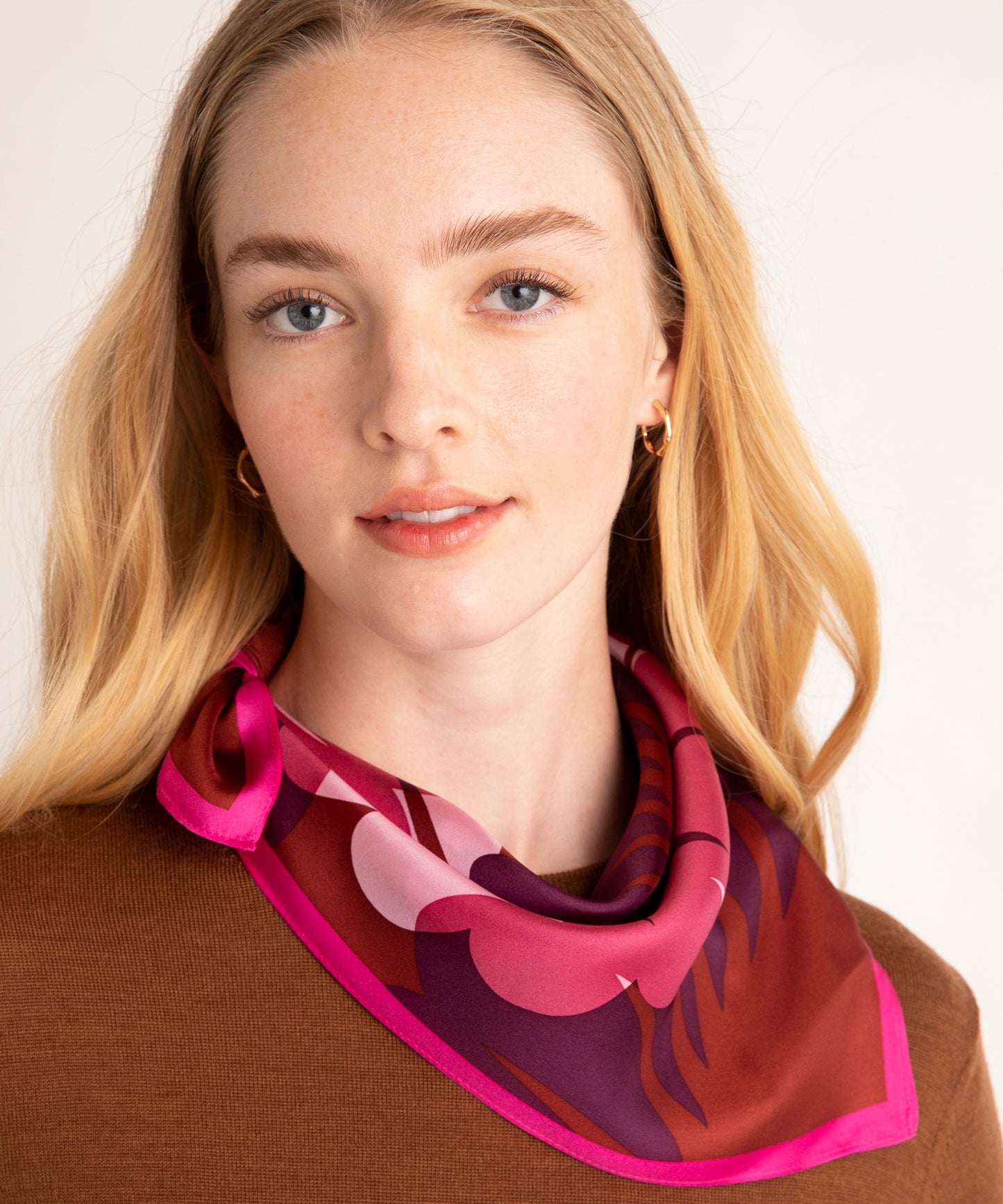 Turntable Silk Bandana in color Wine on a model