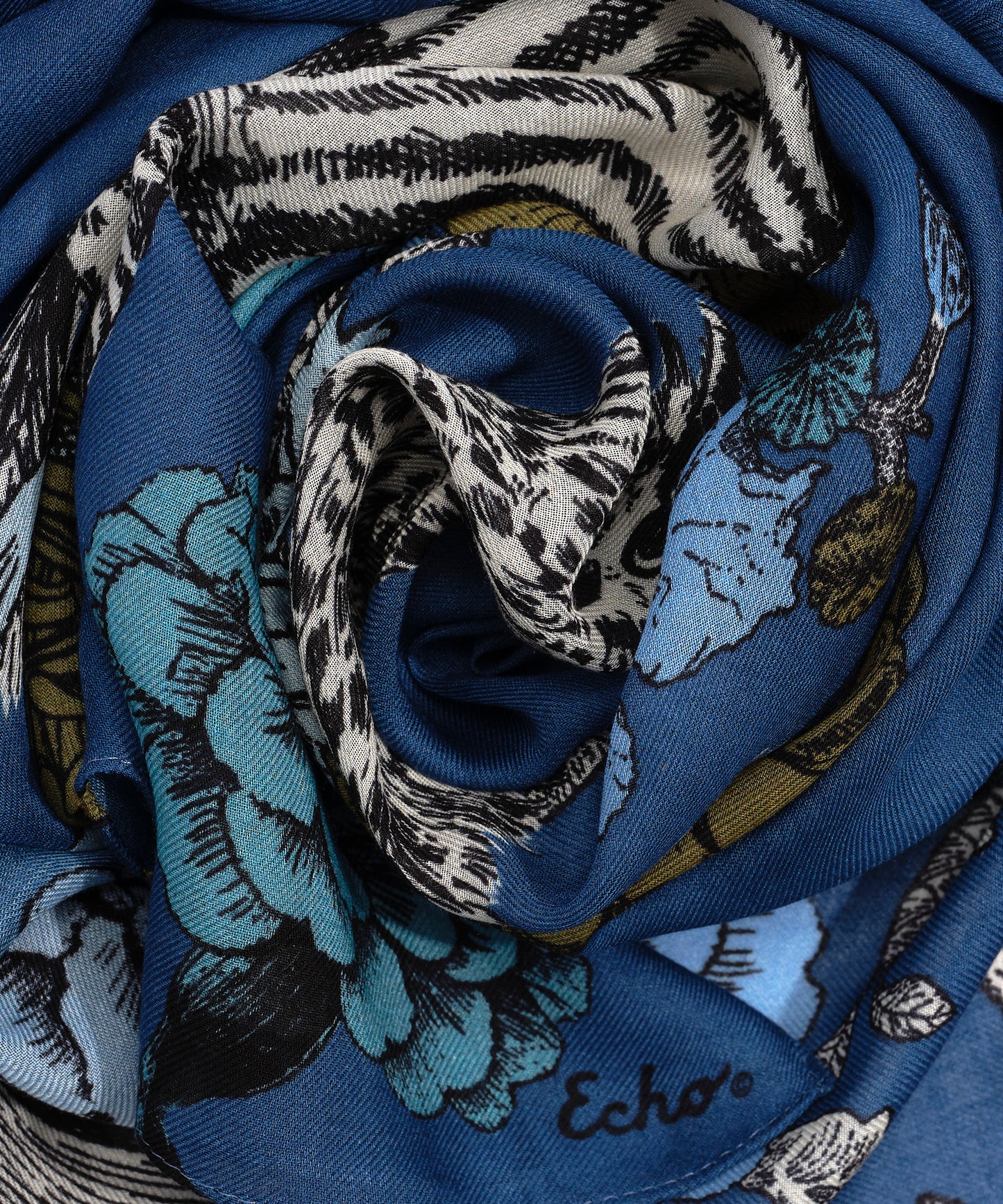 Central Park Square Scarf in color navy
