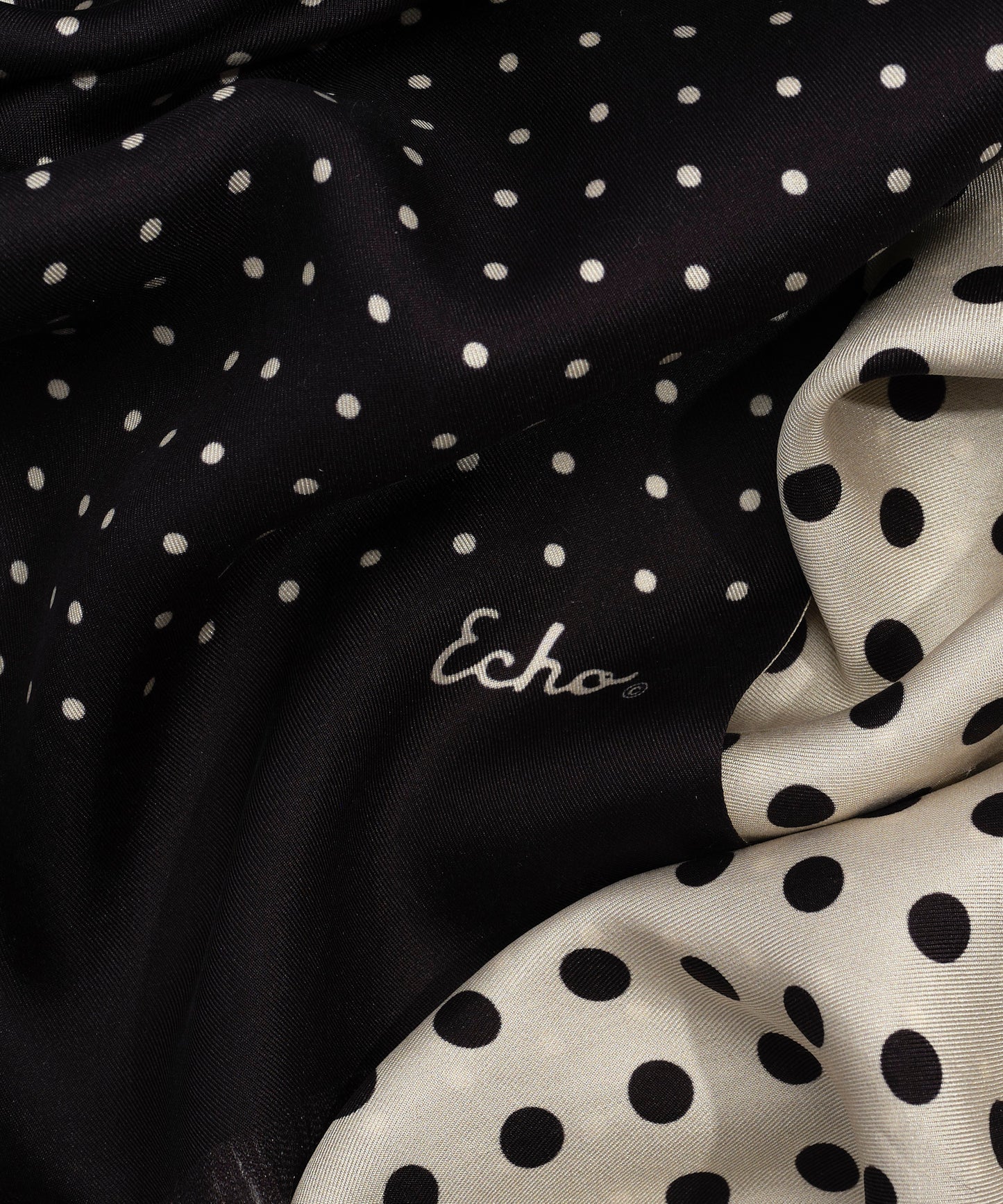 Tubular Dot Scarf in color black