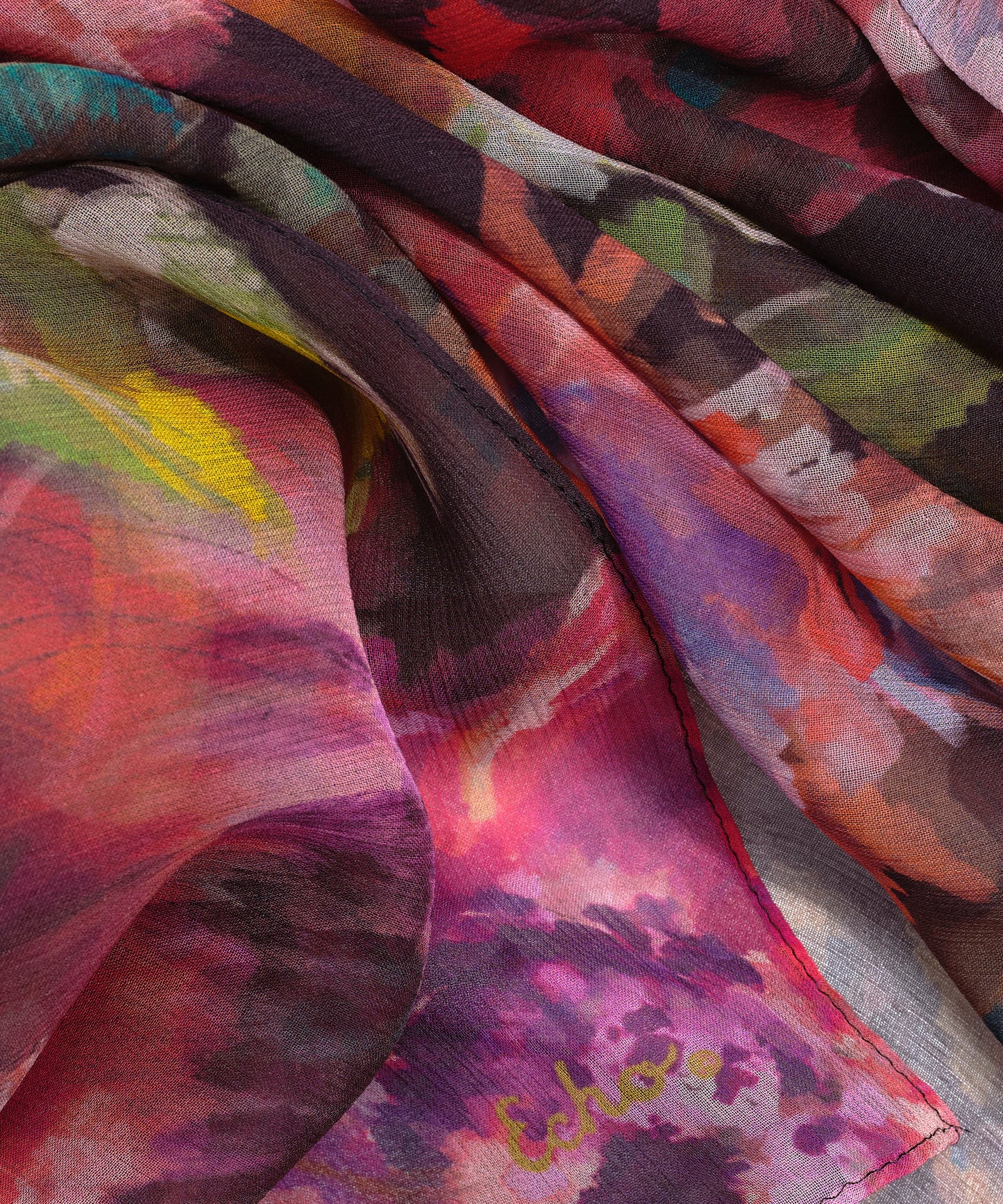 Hazy Floral Crinkle Wrap in color black