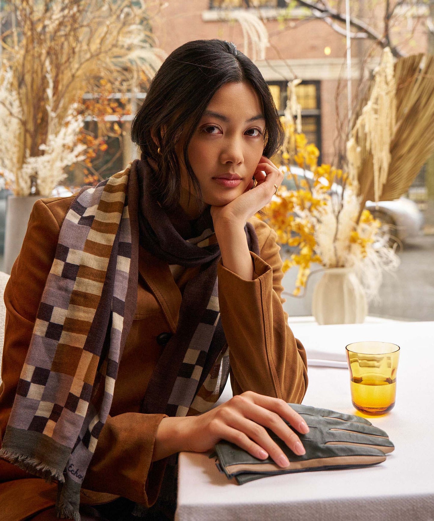 Soho Geo Wrap in color black