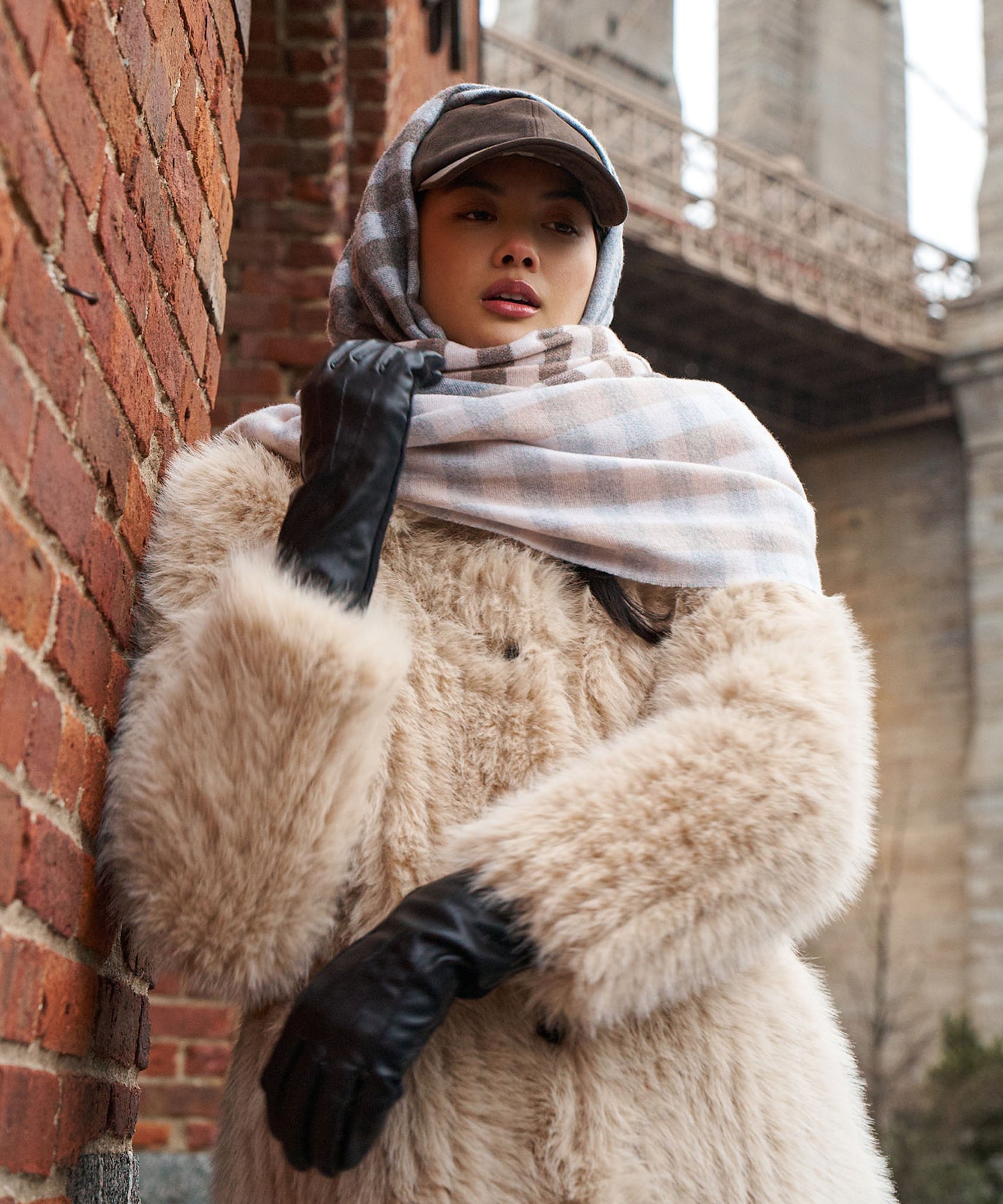 Quarter Check Wrap in color heather grey