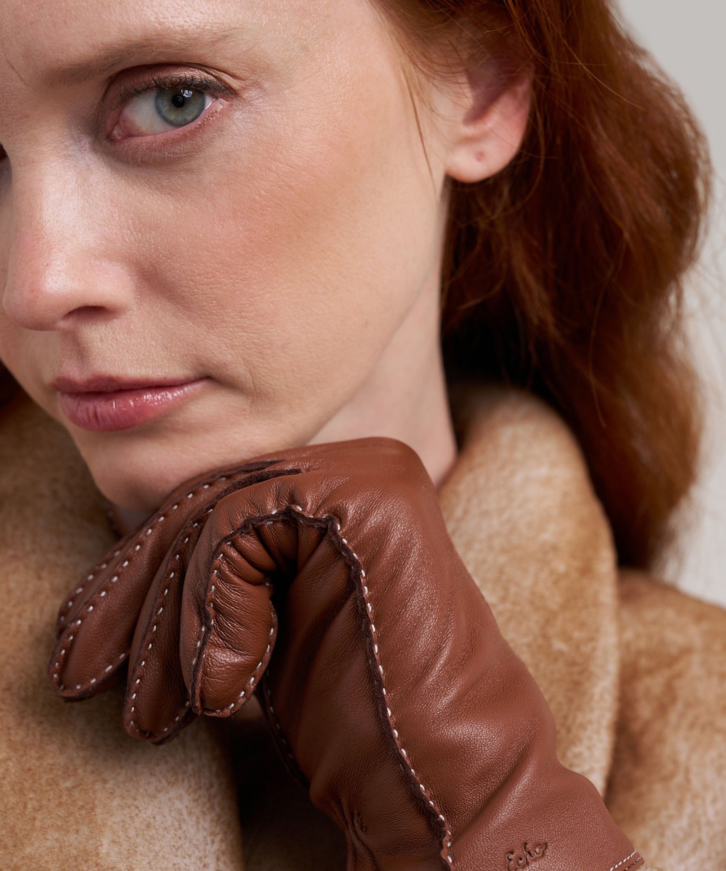 Stitch Detail Leather Glove in color cinnamon bark