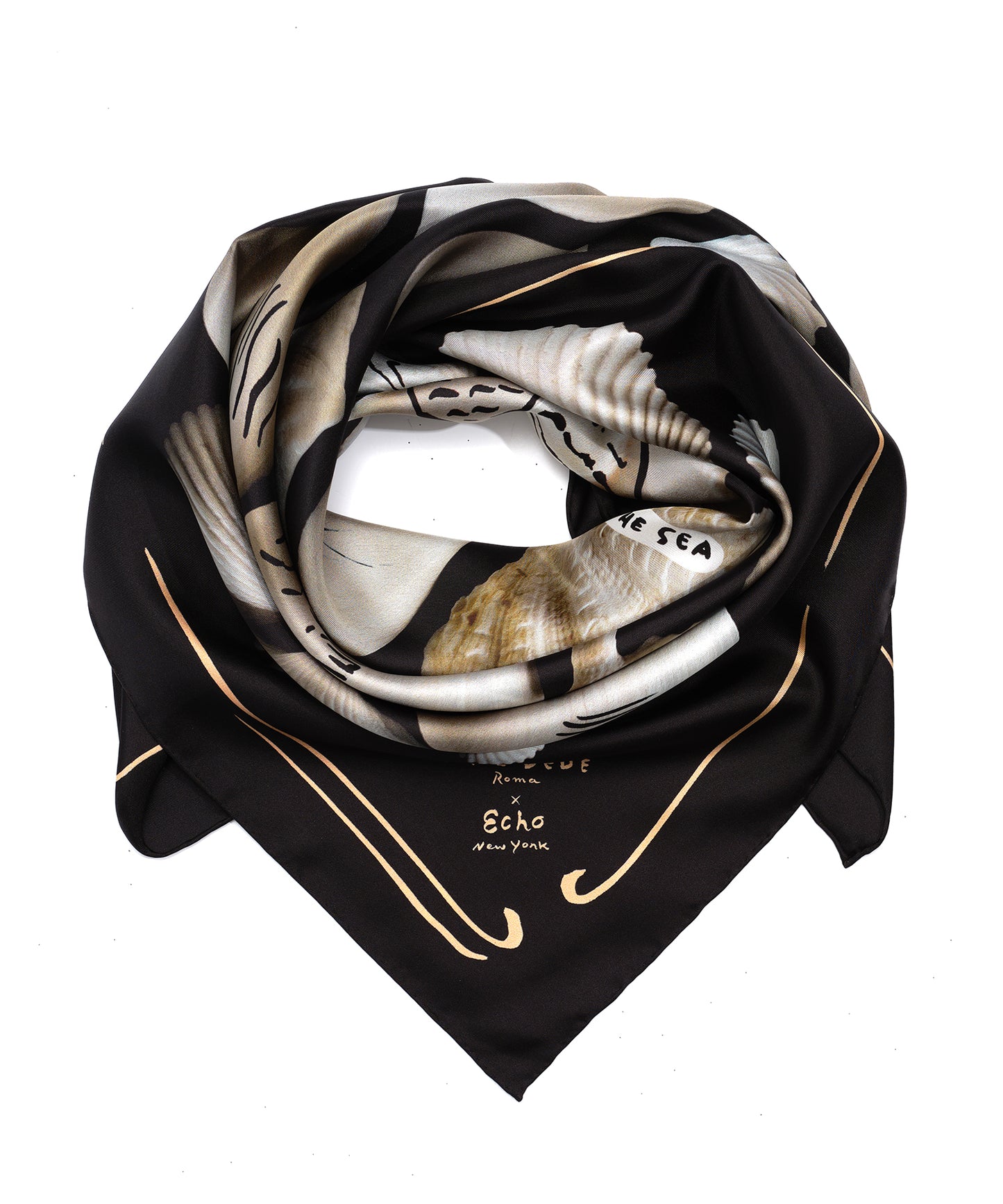 scarf designed by Andrea Ferolla and Daria Reina