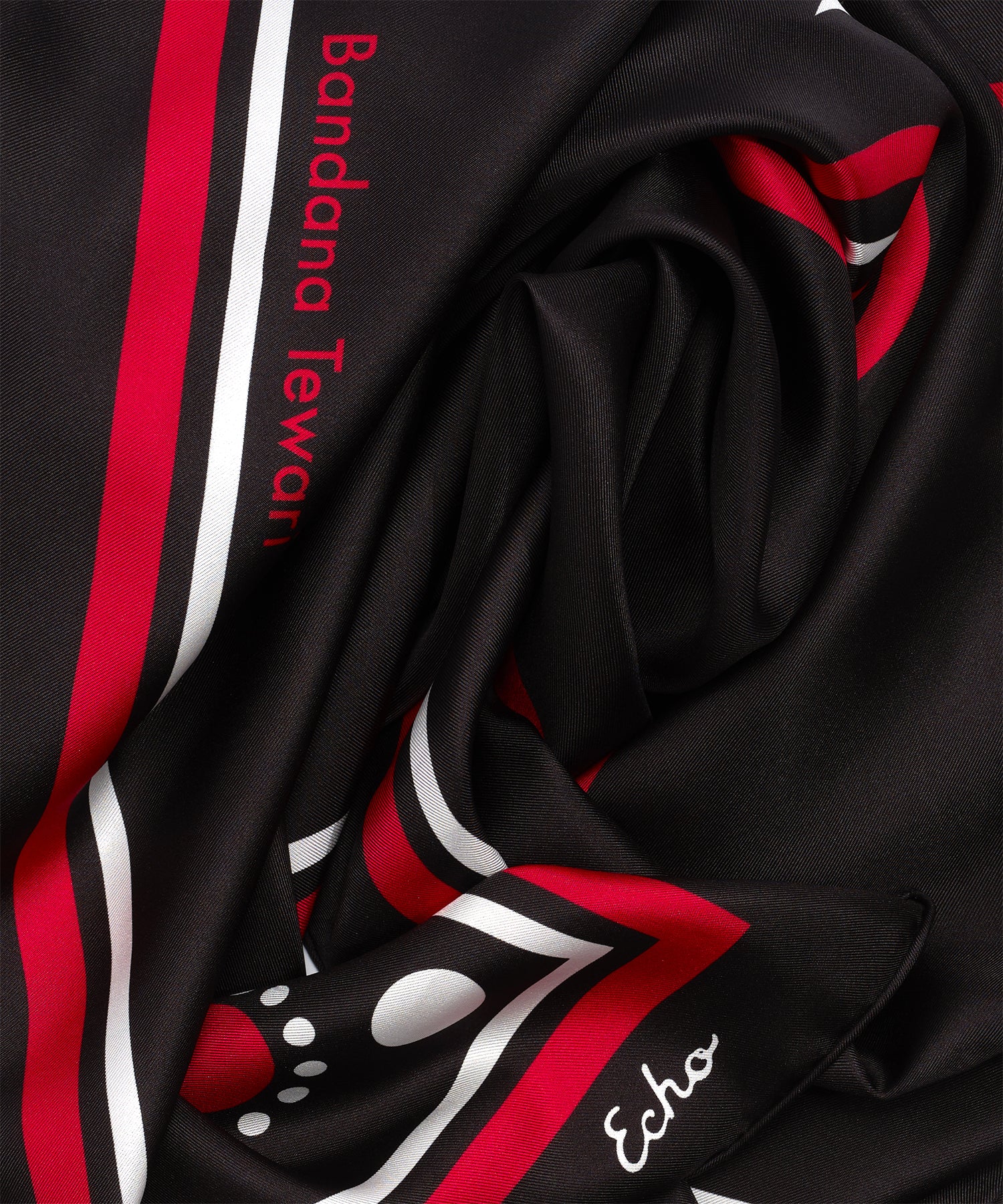scarf designed by Bandana Tewari