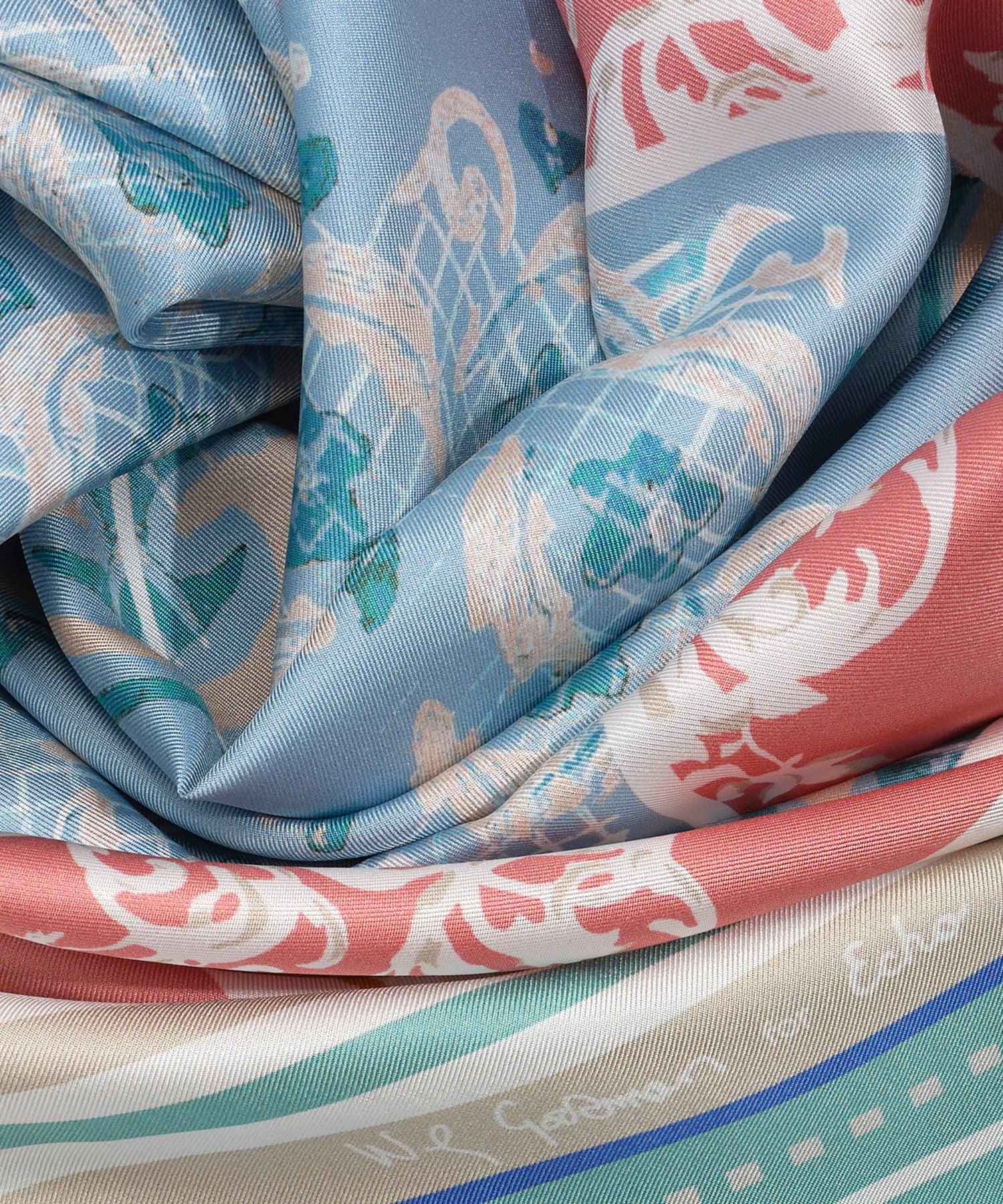 Wendy Goodman scarf