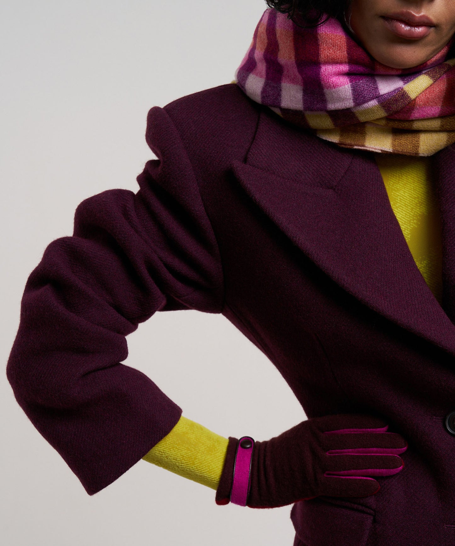 Adjustable Belt Glove in color winter berry
