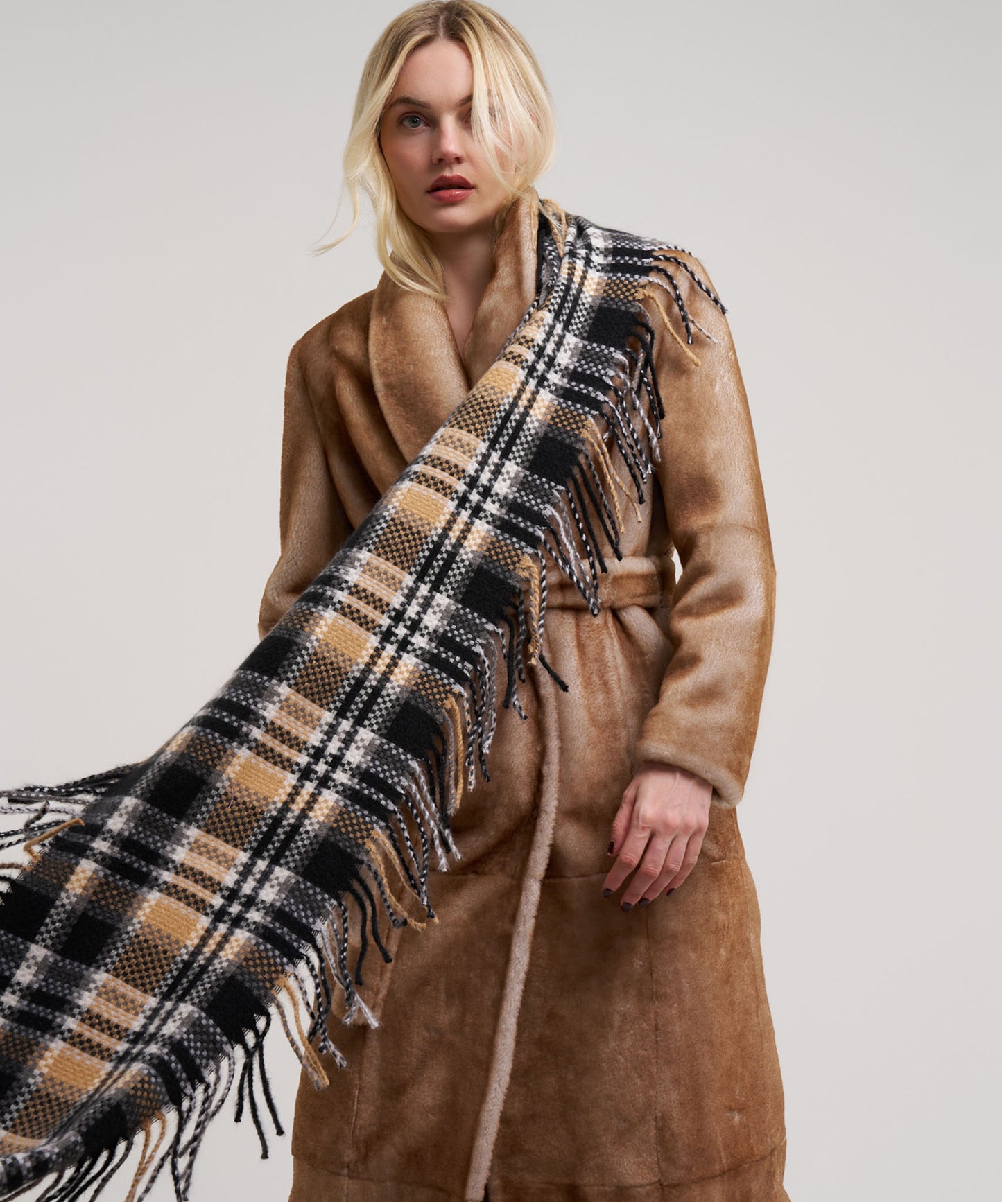 Vintage Plaid Side Fringe Scarf in color black