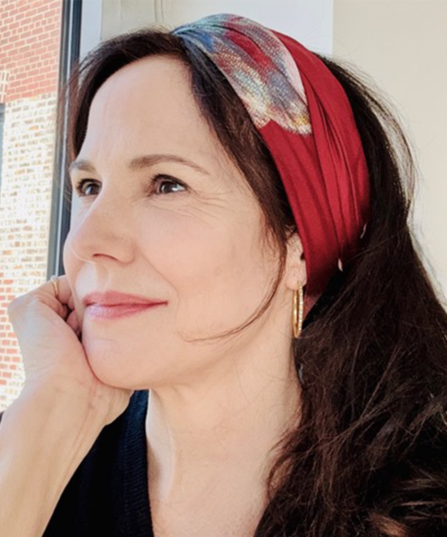 Mary-Louise Parker wearing her echo100 scarf