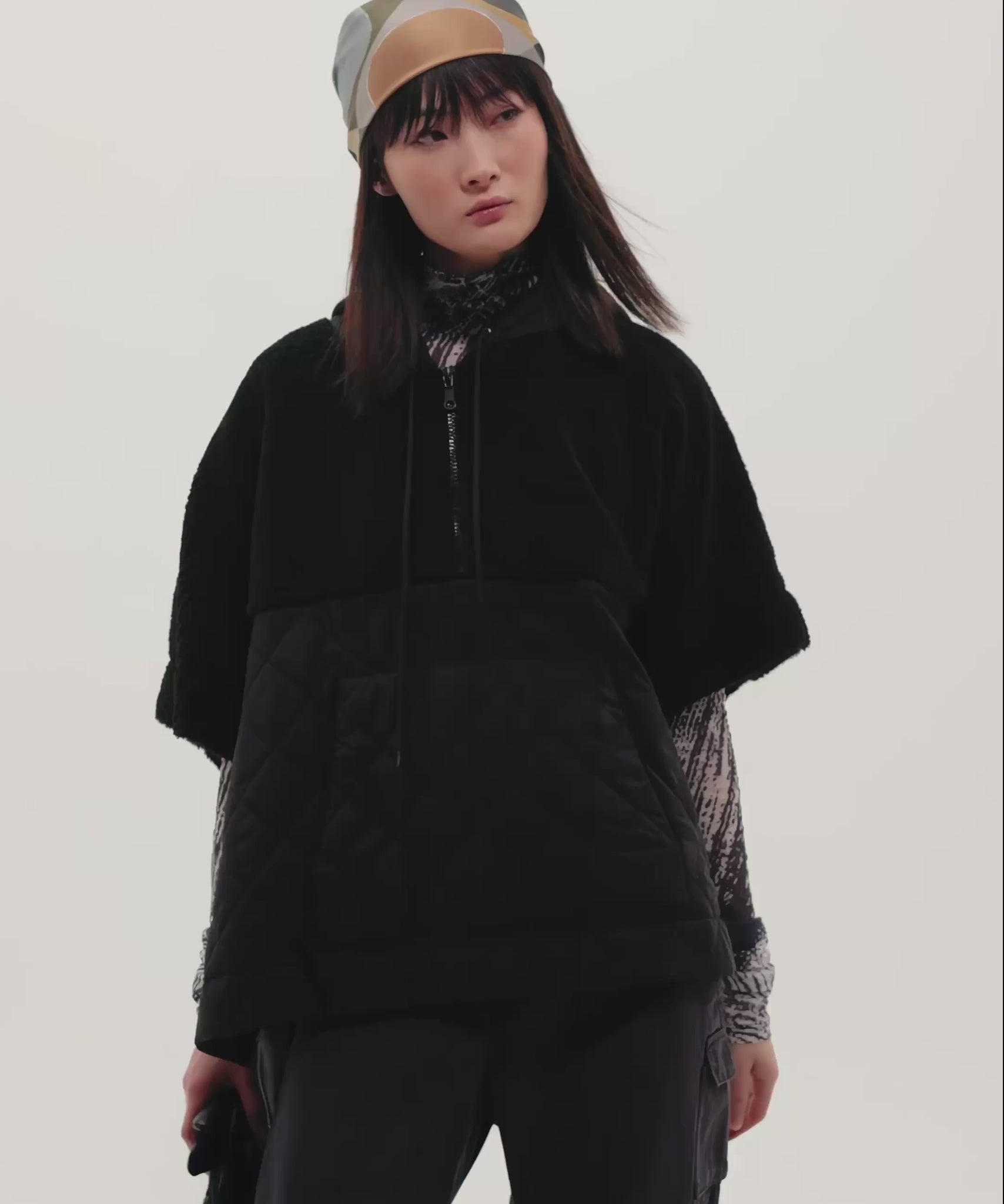 Zip-top Glove With Faux Fur Lining in color Black