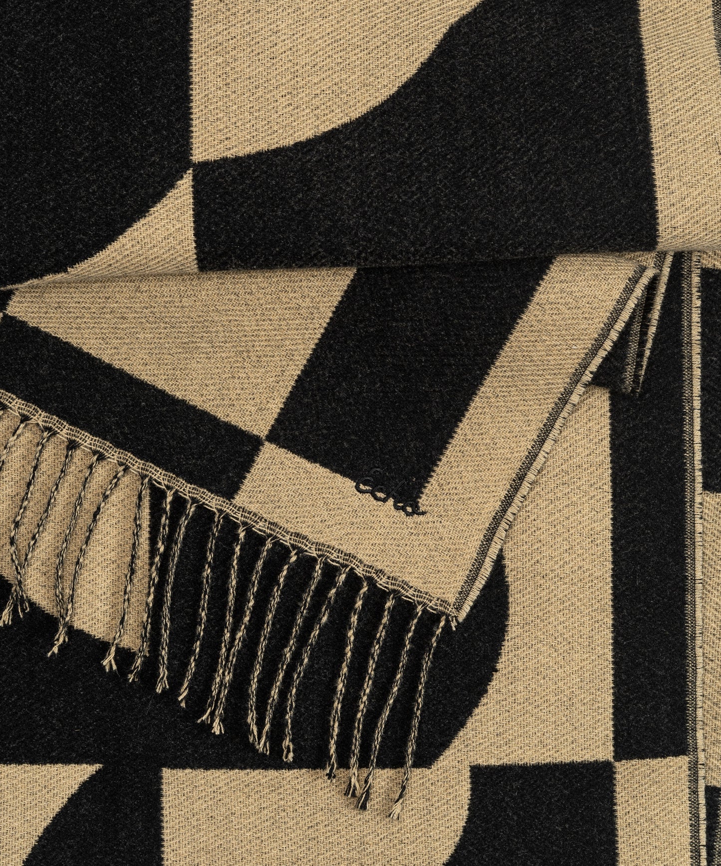 Geo Double Face Jacquard Scarf in color black