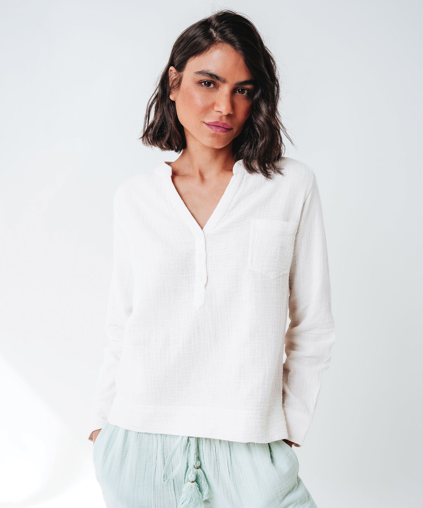 Color:Cream