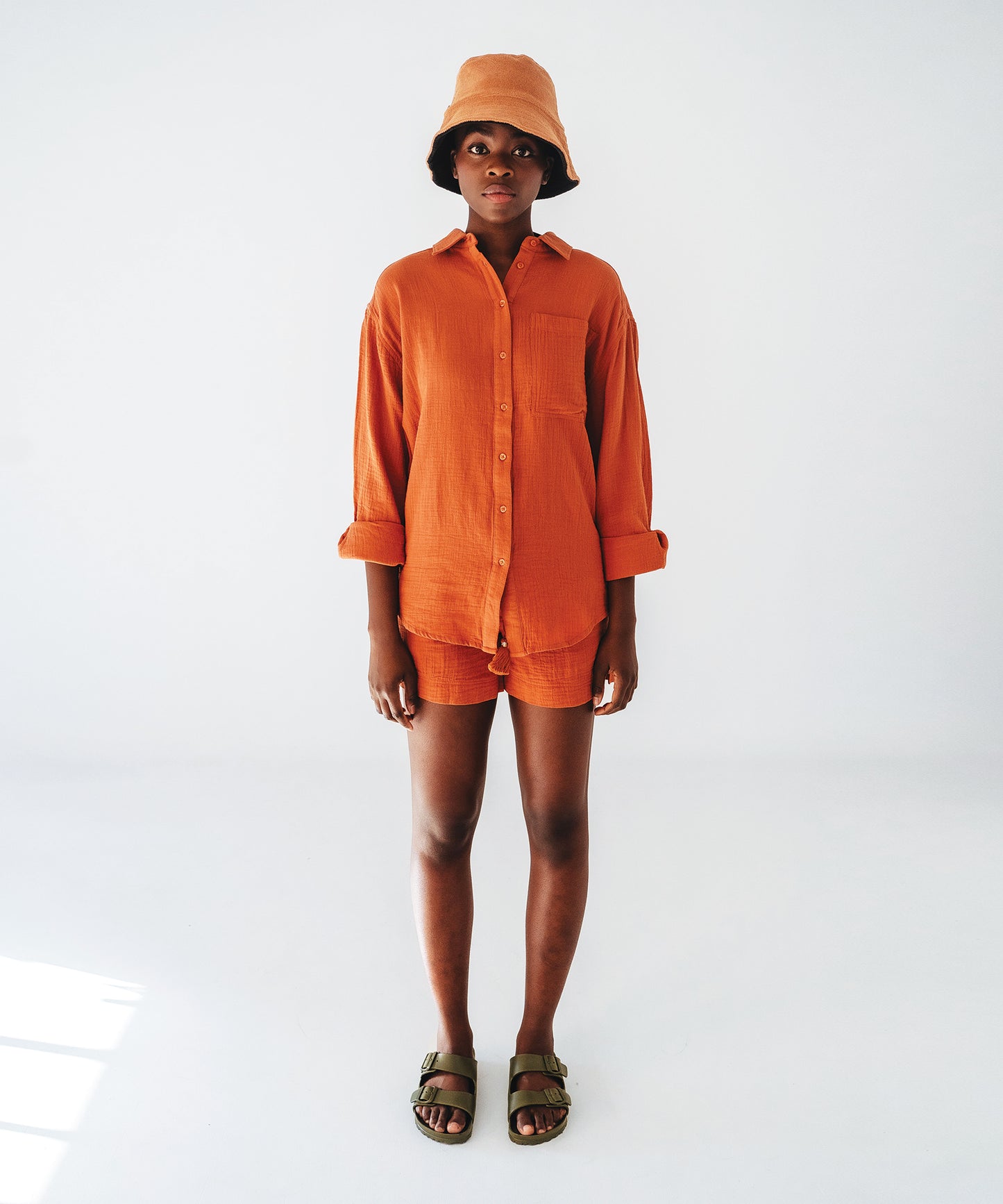 Double Gauze Beach Shorts in color Sienna