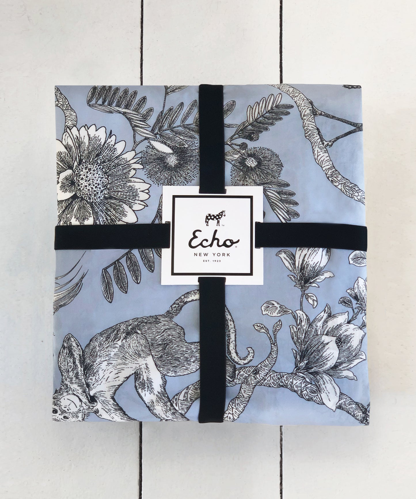 Flora And Fauna King Reversible Duvet Set in color Light Blue/Cream