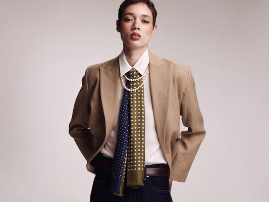 Tying An Ascot With An Oblong Scarf