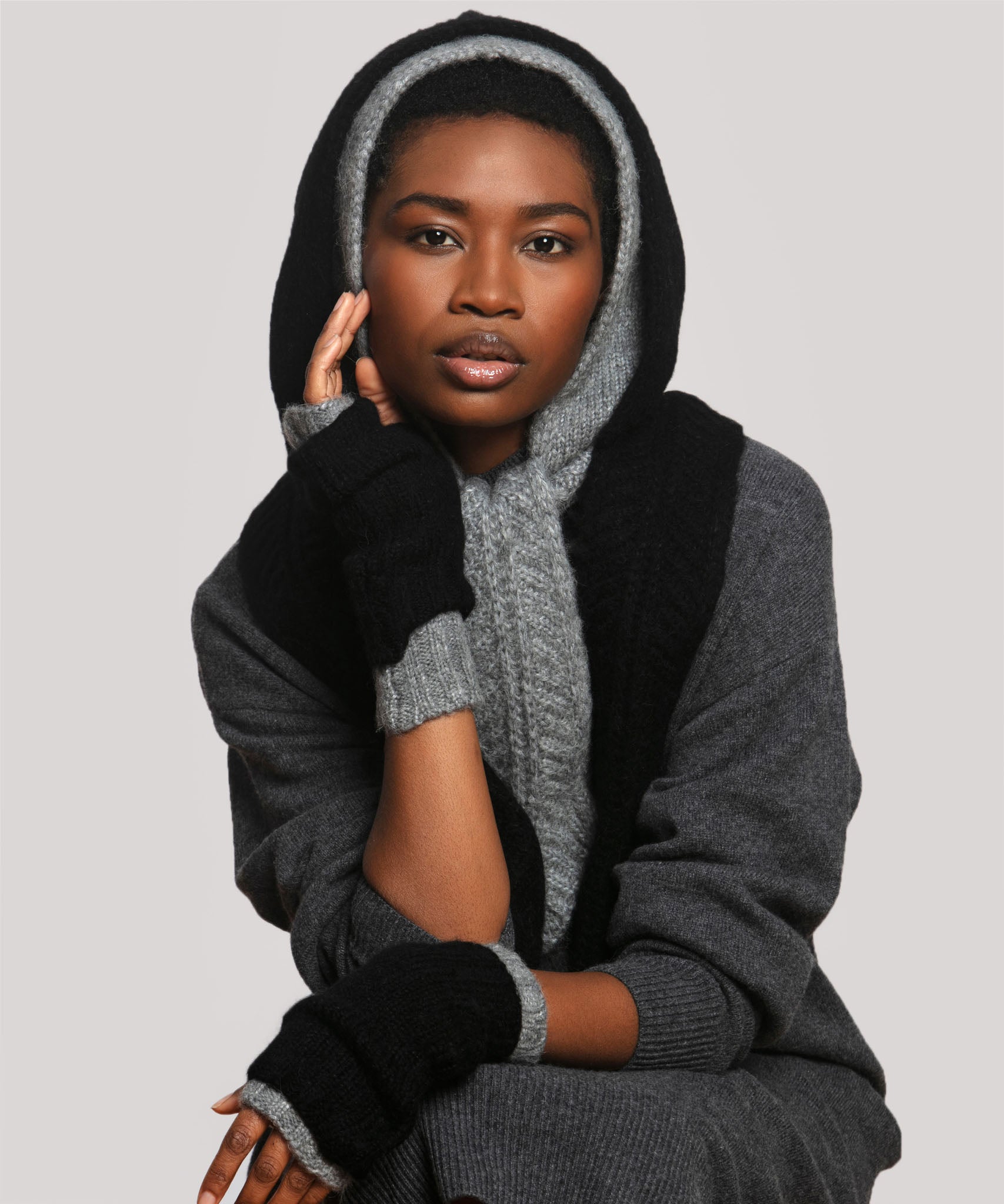 Fuzzy Scarf Hood in color black