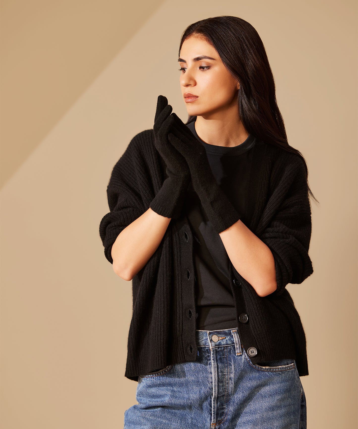 Wool/Cashmere Glove in color Black