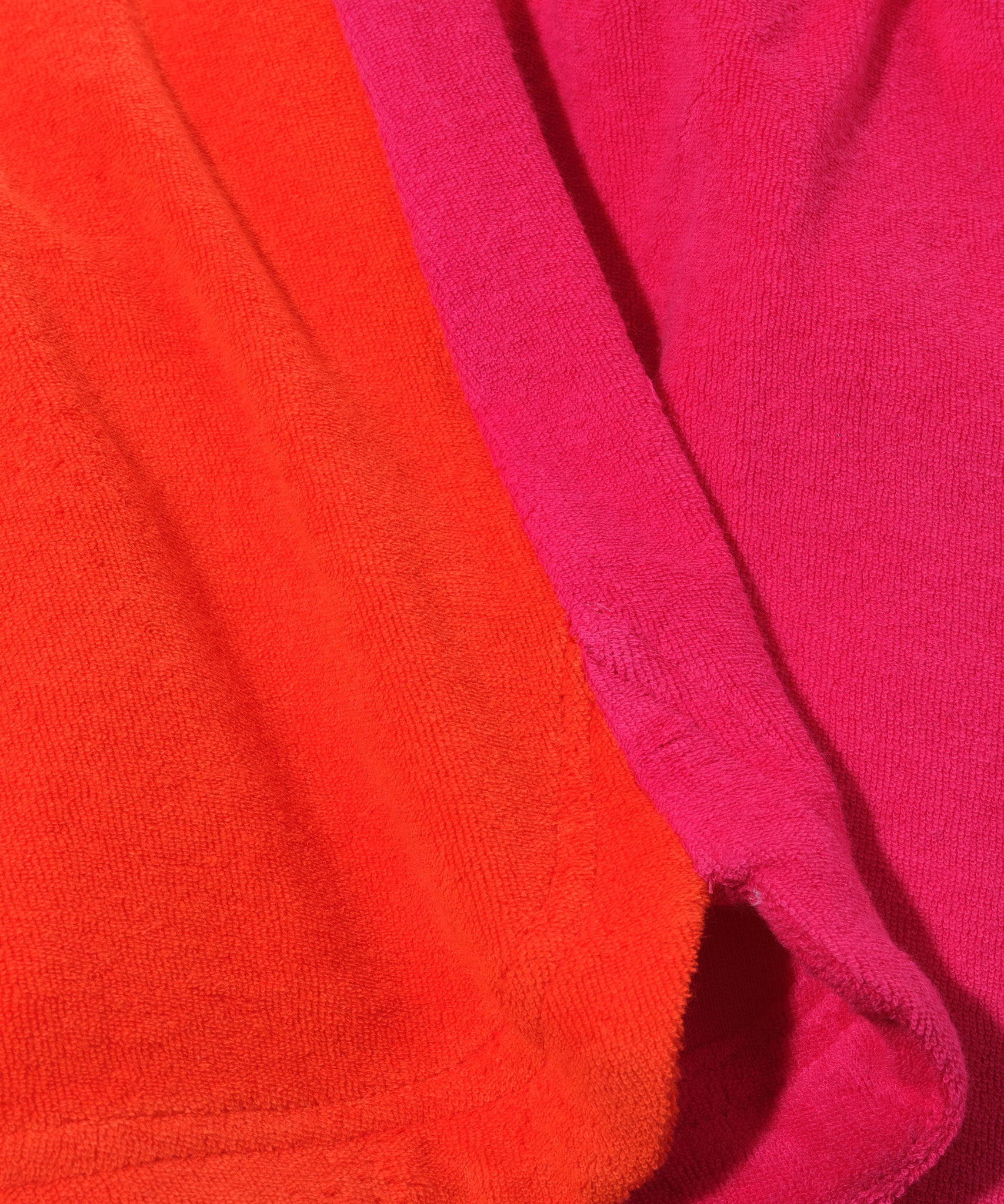 Terry Shorts in color red clay