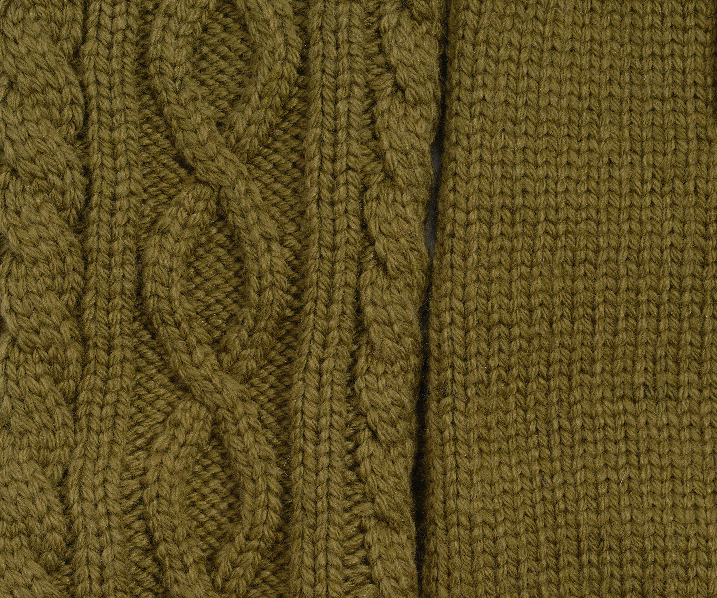 Mixed Cable Handwarmer in color Olive