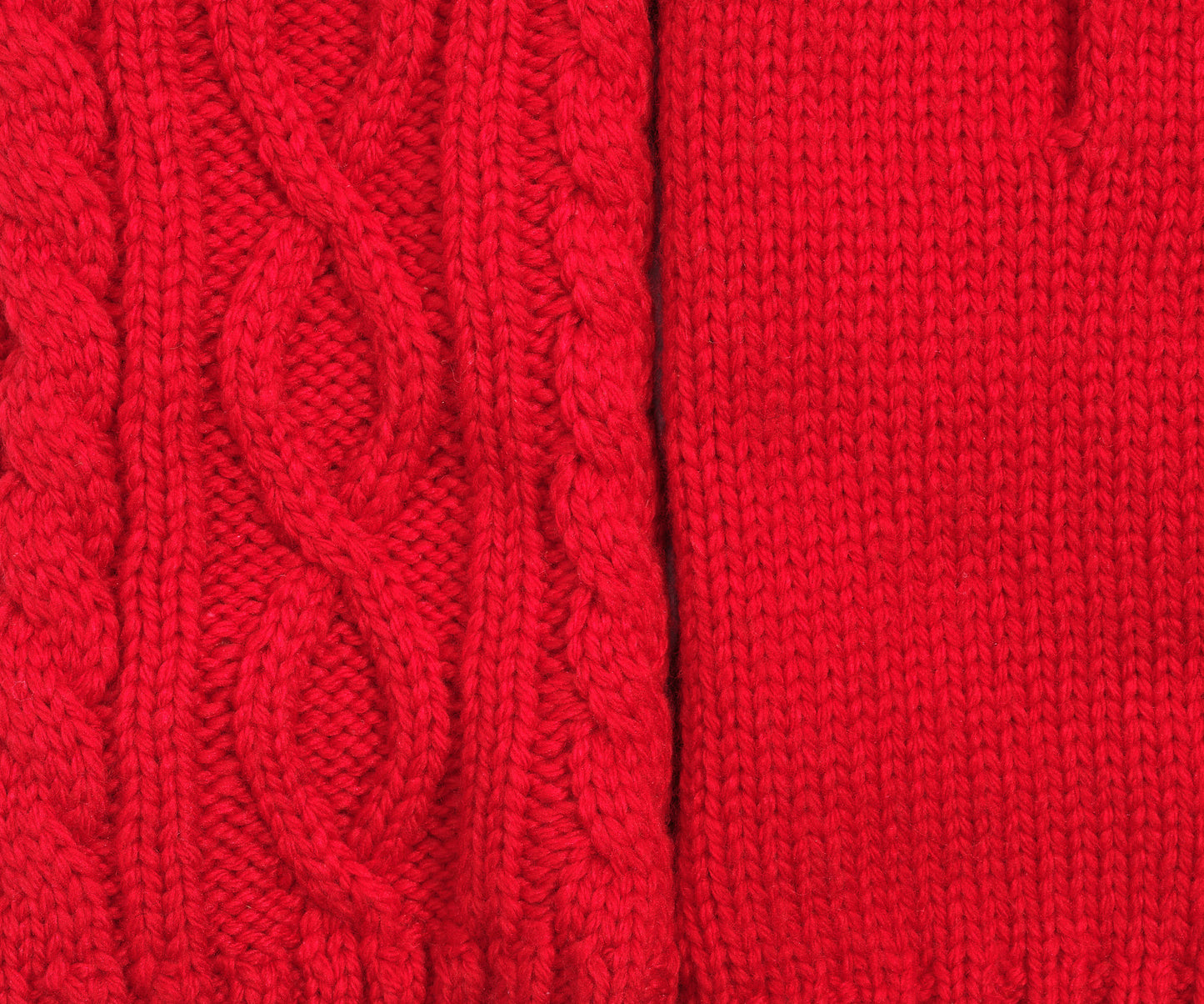 Mixed Cable Handwarmer in color Cherry