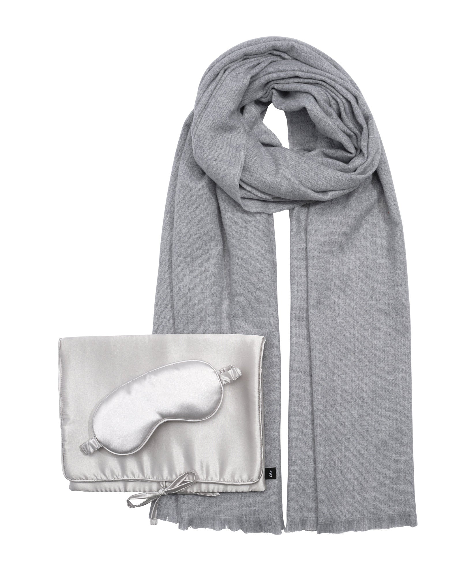 Travel Wrap Set in color Grey Heather