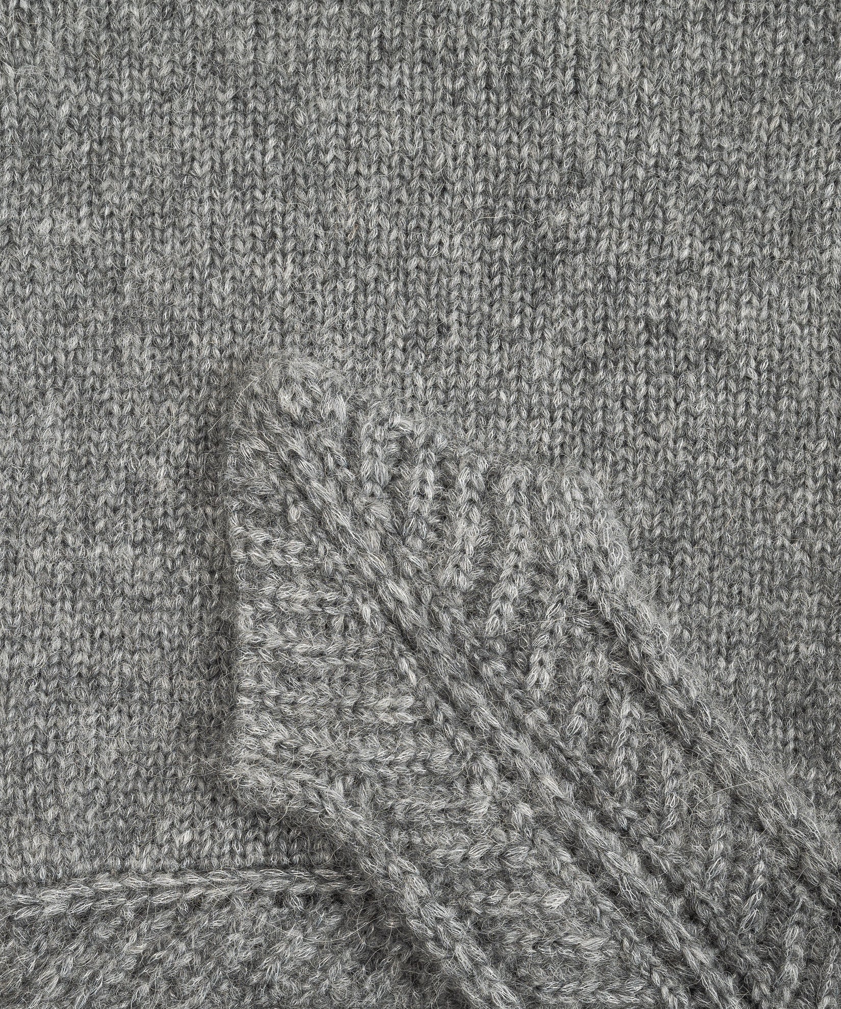 Fuzzy Scarf Hood in color silver/grey