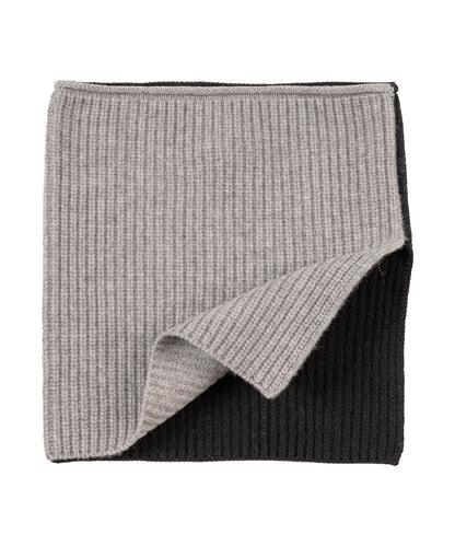 Cozy Neckwarmer in Grey Black
