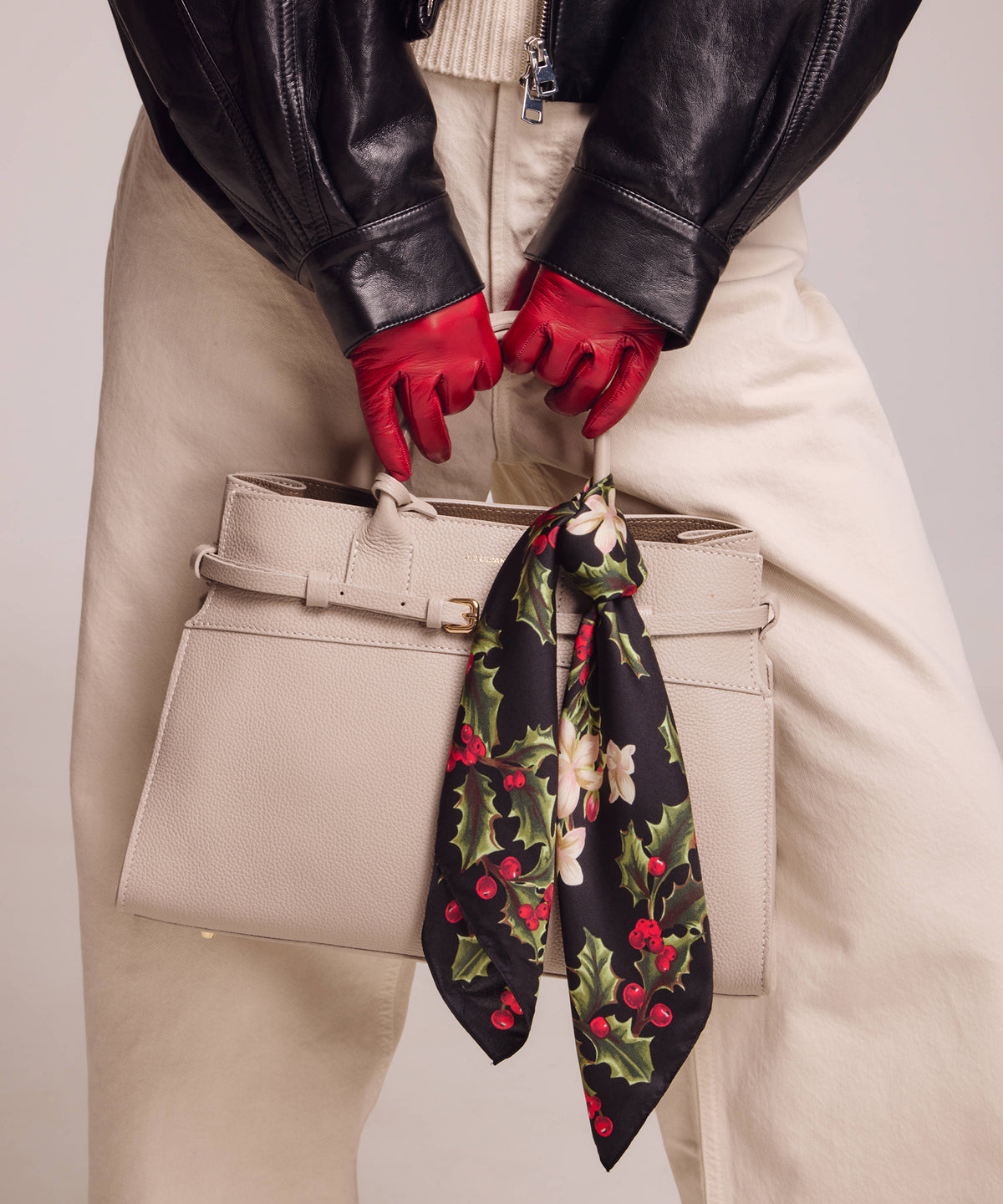 Poinsettia Scarf in Black
