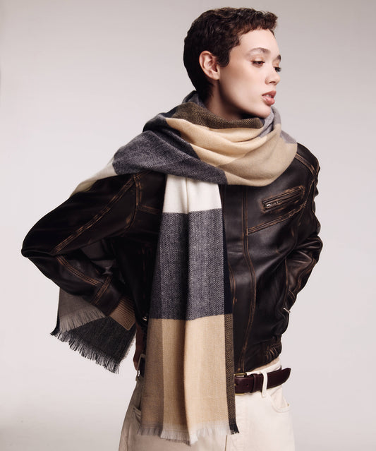 Check Wrap in Black