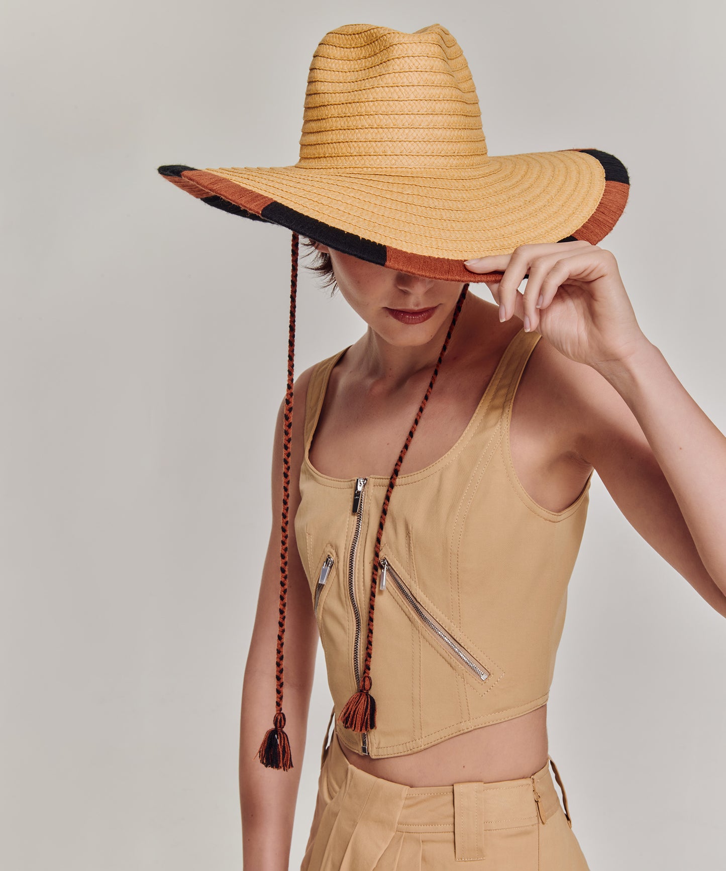 Summer Escape Floppy Hat in color black