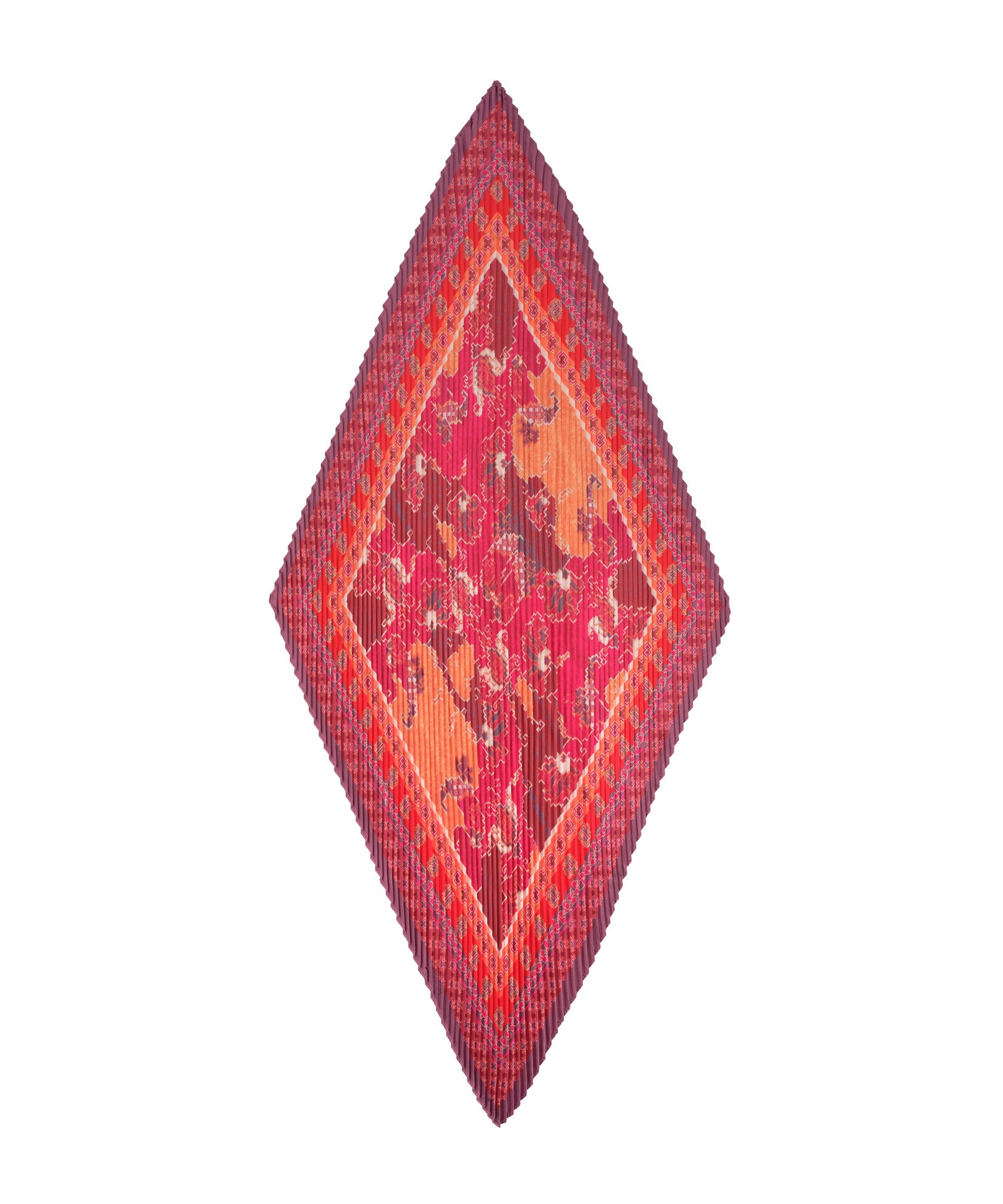 Carpet Pleated Diamond in color Cranberry