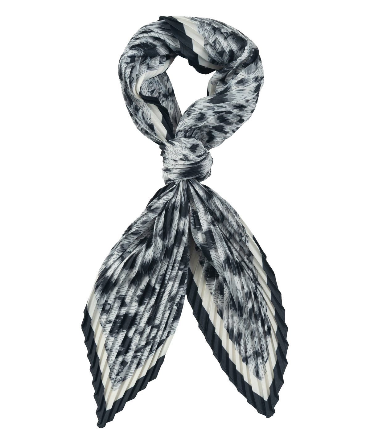 Leopard spotted diamond in silver