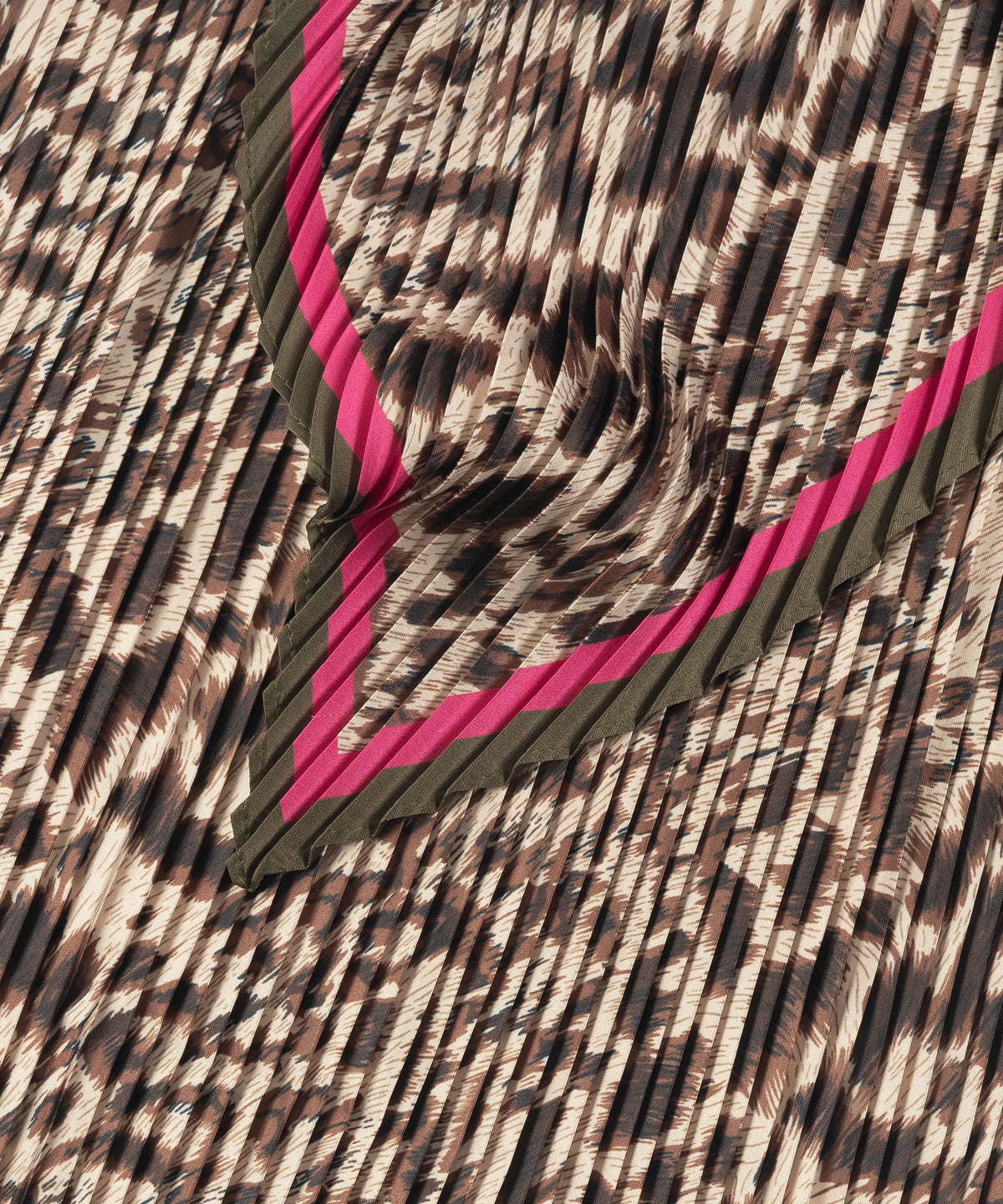 Leopard spotted diamond in chocolate