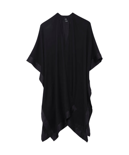 Soiree Cape in color Black