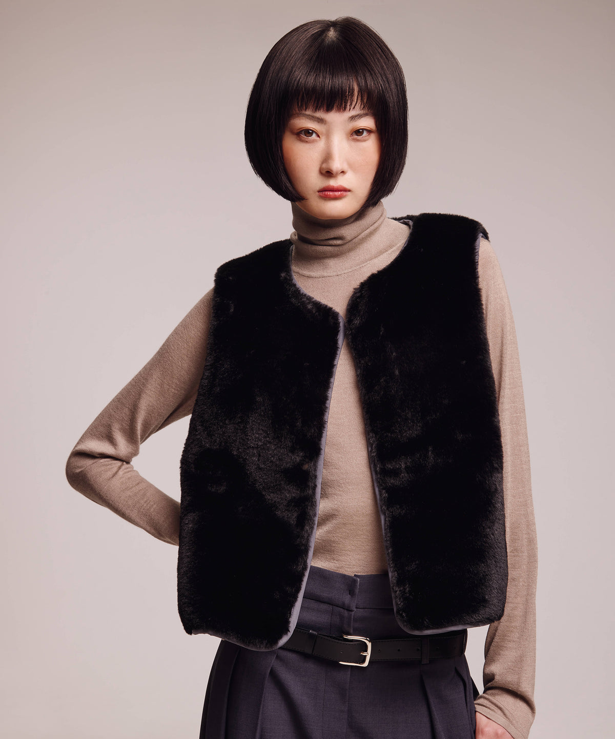 Hillside Vest in Black