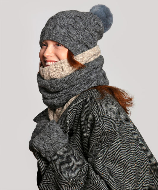 Park Cable Snood in color dark grey
