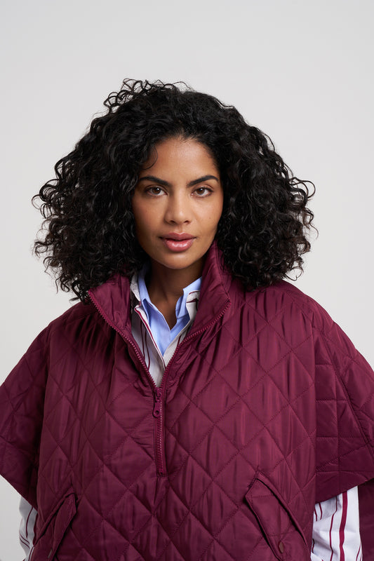 Quilted Poncho in color winter berry