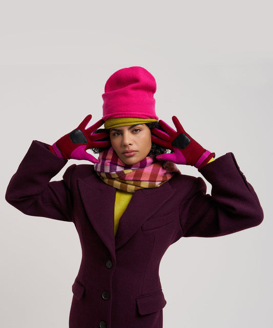 Adjustable Belt Glove in color winter berry