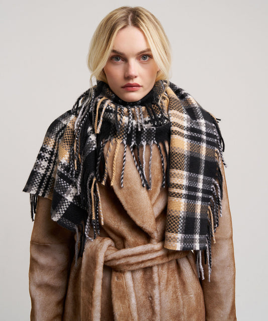 Vintage Plaid Side Fringe Scarf in color black