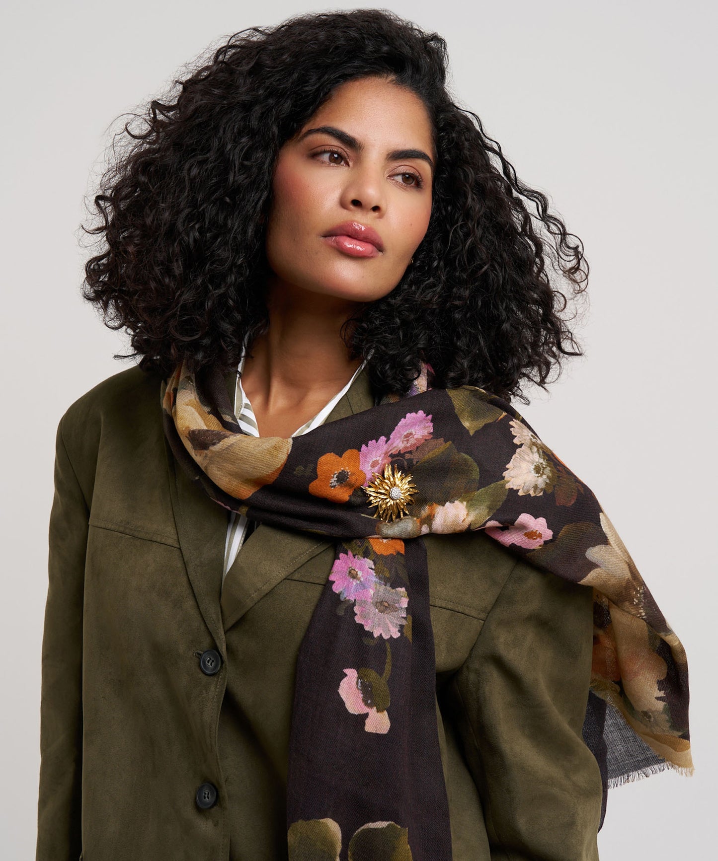 Painted Floral Wrap in color black