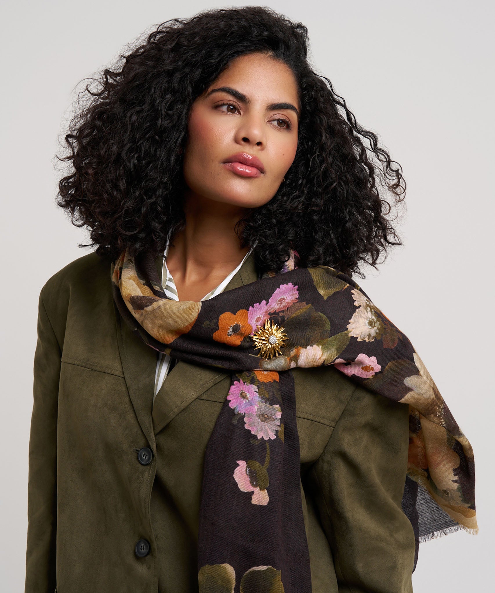 Painted Floral Wrap in color black