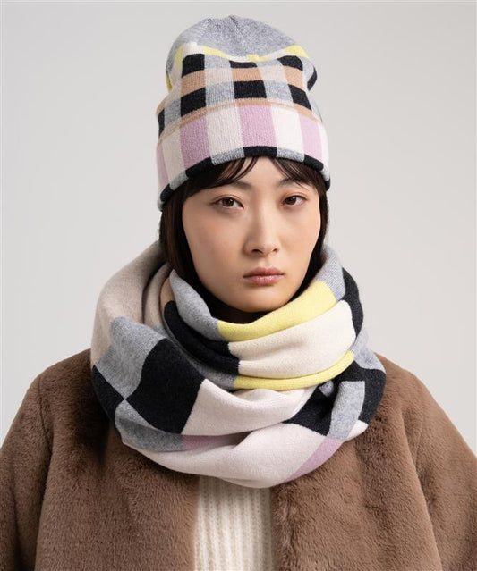 Merino Wool Geo Jacquard Beanie in color black