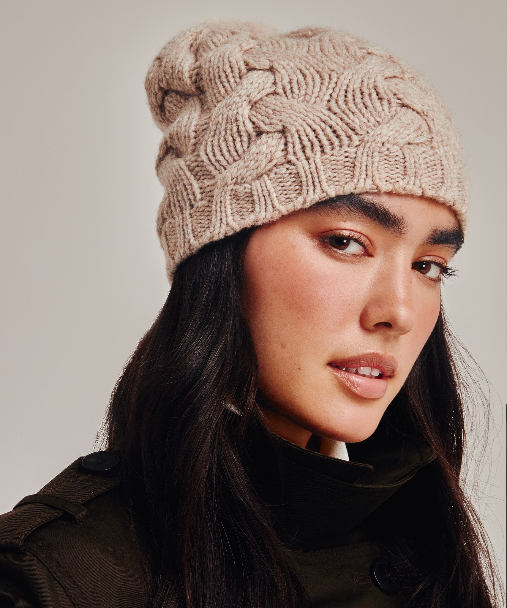 Park Cable Beanie in color farro heather